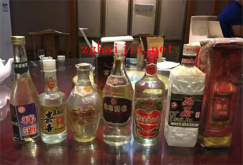 板城烧锅酒42度价格表，板城烧锅酒金木水火土42度多少钱一瓶