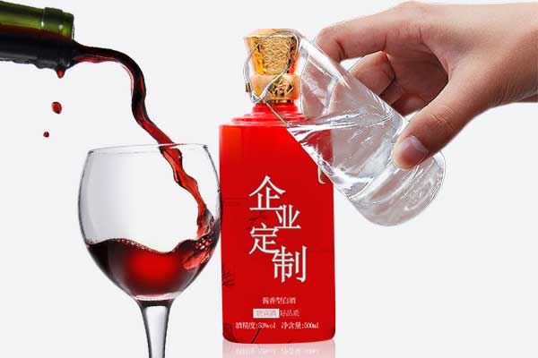 定制酒可不可以混着喝?定制酒能和其他酒水混在一起喝吗