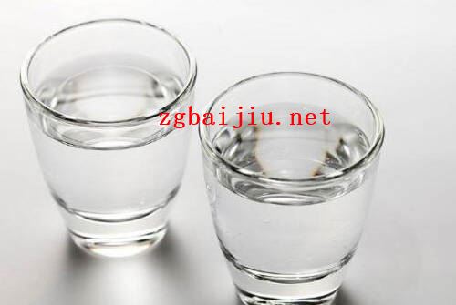 2011年五粮液酒王酒为什么没有防伪标签，五粮液酒王酒红瓶价格