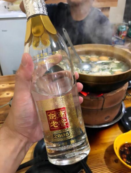 剑南酒价格52度价格,国内3种“低价白酒”少有人知行家却成箱购买是100%纯粮酒