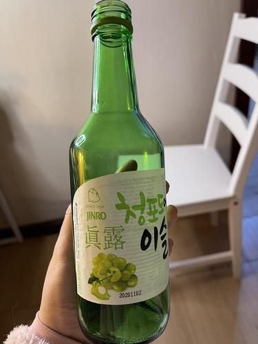 烧酒掺什么饮料好喝一点?烧酒兑什么饮料好喝,五粮液70度火爆小酒加什么好喝