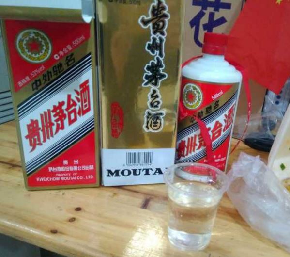 茅台镇的酱香型白酒介绍?感受当地白酒的魅力