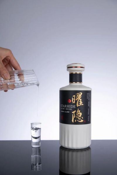 酱酒为什么不能用一次性纸杯装,便于聚拢香气