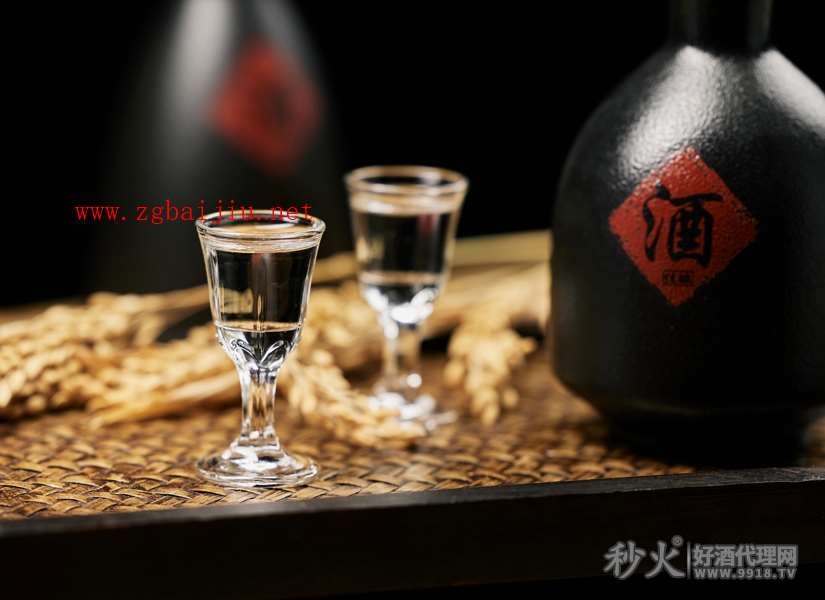 酱香型白酒有何独特之处？为何如此令人陶醉